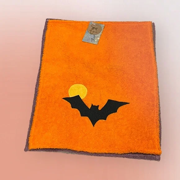 Lot/2 𝑯𝒂𝒏𝒅𝒎𝒂𝒅𝒆 Halloween Hand Towels - Picture 10 of 12